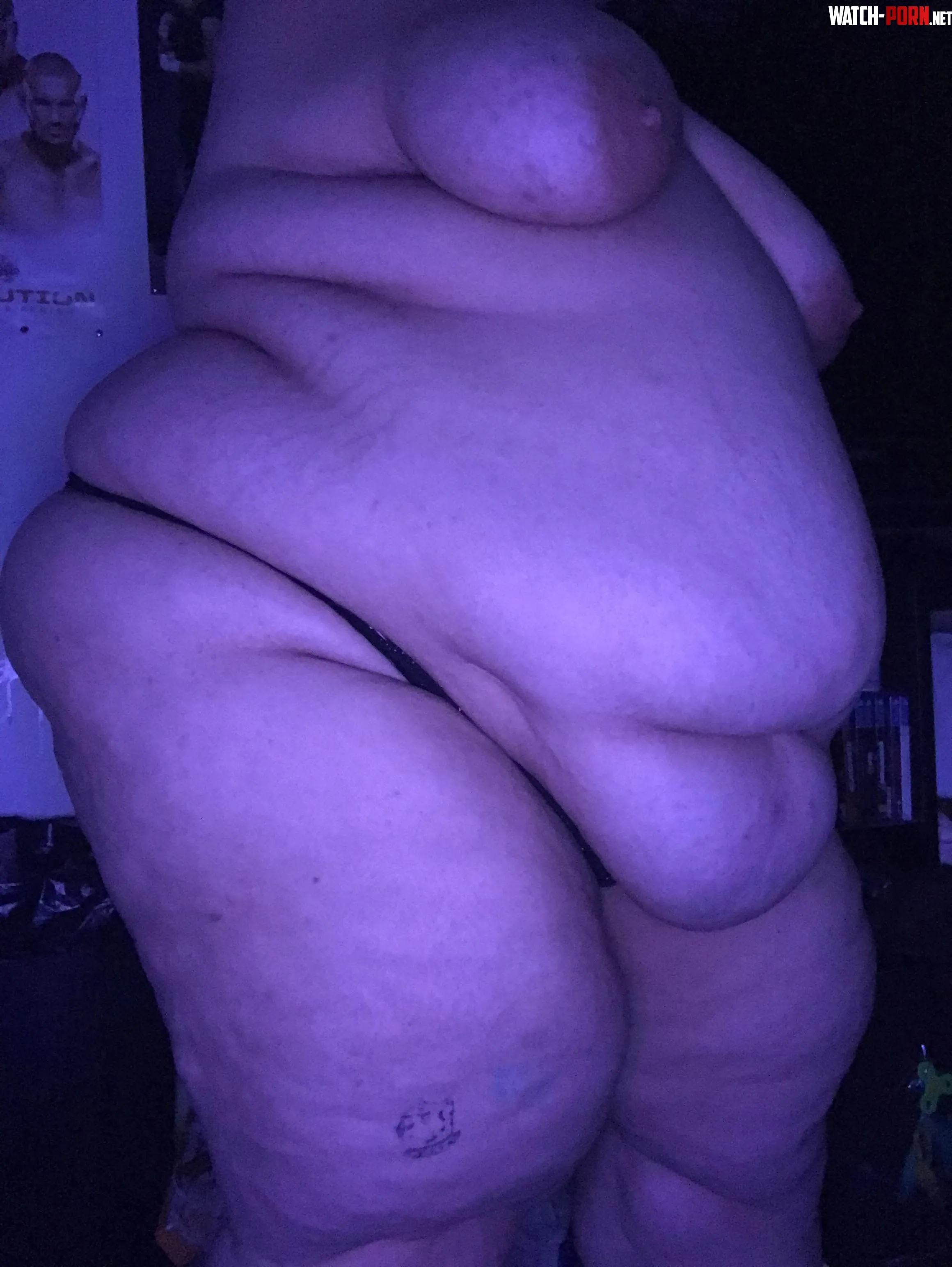 Feeling insecure  do men actually like girls my size  by katssbbw