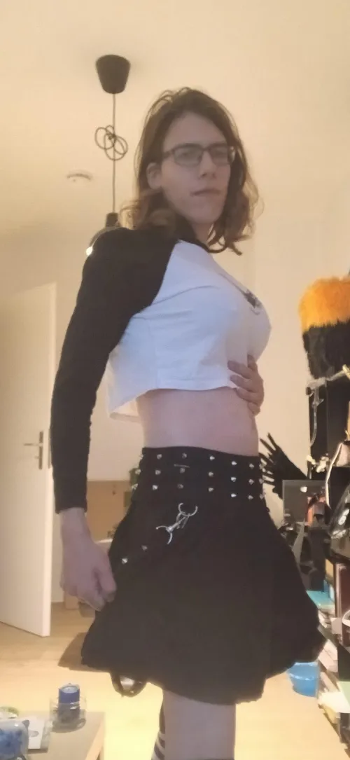 Thumbnail Fashion Forward: Rocking Crop Tops with Gwenwiin