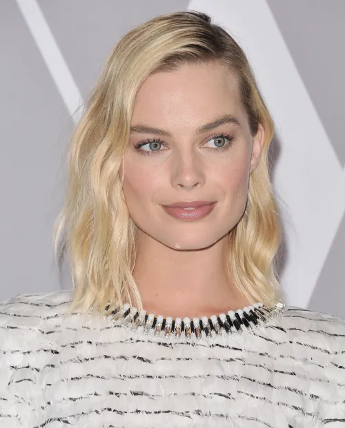 Thumbnail Captivating Margot Robbie: Author Long_oil_ in the PrettyGirls Category