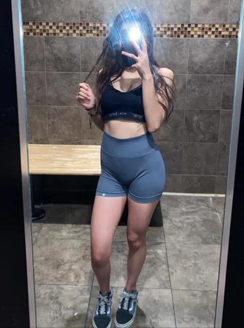 Thumbnail SoCal Gym Girl Rae's Mirror Selfie by YourGymCrushXoXo