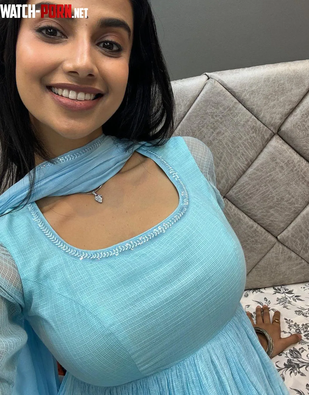 Desi boobs dont want to fit in that dress by PutinIsThicc