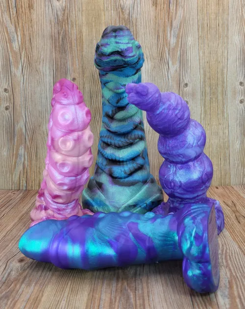 Thumbnail wanderingbardtoys Presents Pretty Customs to Delight BadDragon Fans