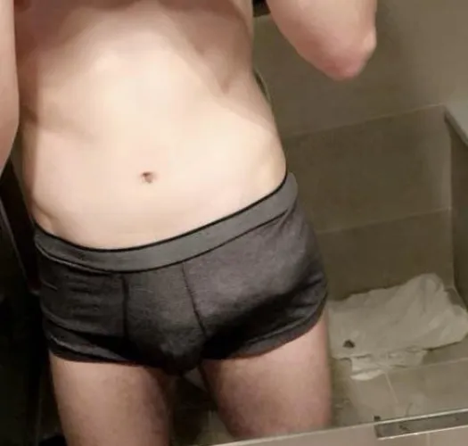 Thumbnail My Flaccid Bulge as a Skinny 18-Year-Old: A Bulges Journey with Pat_Long