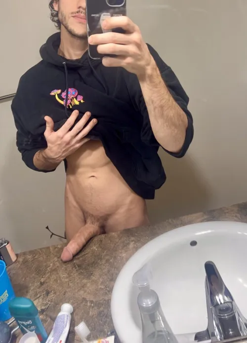 Thumbnail Embracing Authenticity in GaybrosGoneWild with tymoorexx