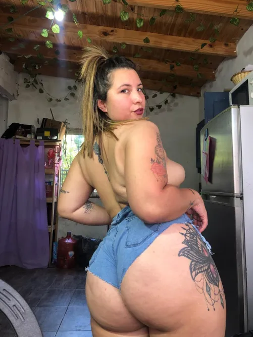 Thumbnail 26 Years Old and 200lbs: Embracing Body Positivity by funnygirlok