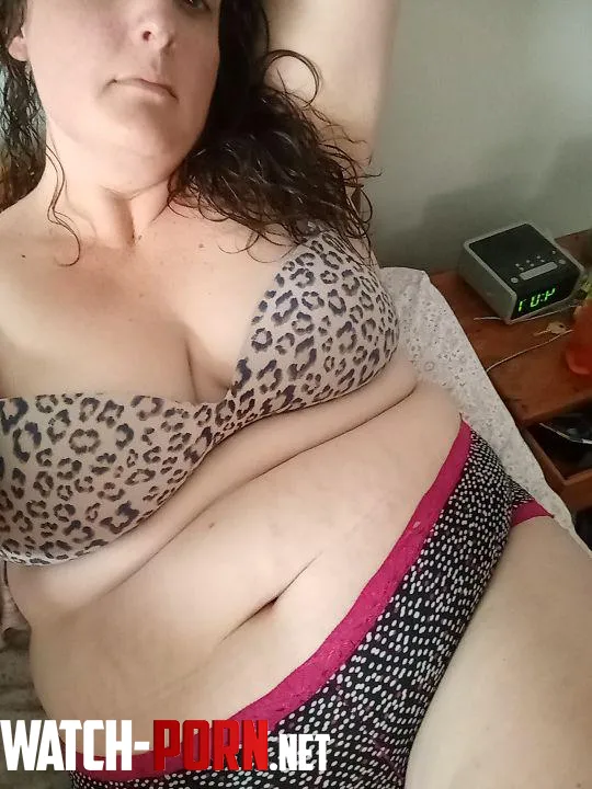 34 F Cant sleep I wonder why by RaceyLacey24