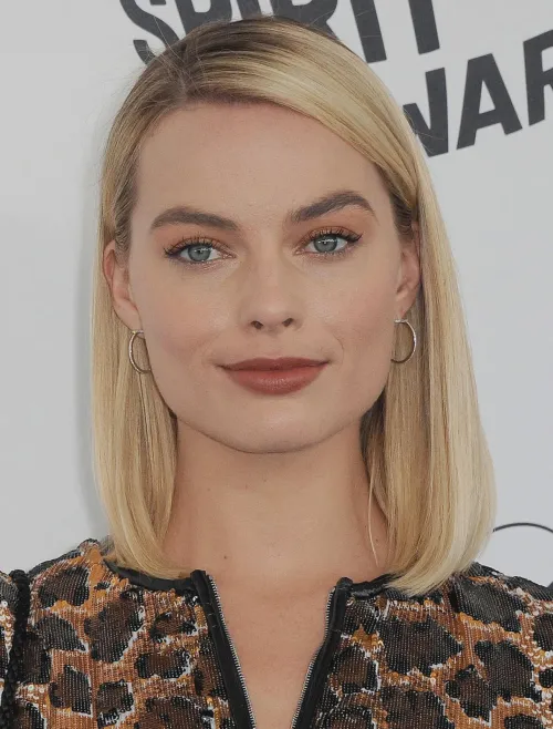 Thumbnail Margot Robbie: A Glimpse into PrettyGirls by JumpySignature5588