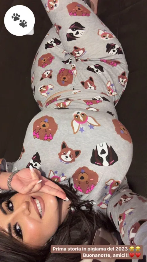 Thumbnail Indulging in the Cozy Vibes of 2busty2hide with G0n3W1ldC0mm3nt3r