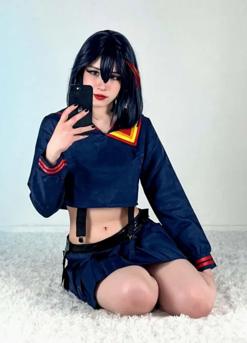 Thumbnail Anime Transformation: Showcasing Ryuko Matoi's Power in Cosplay Form