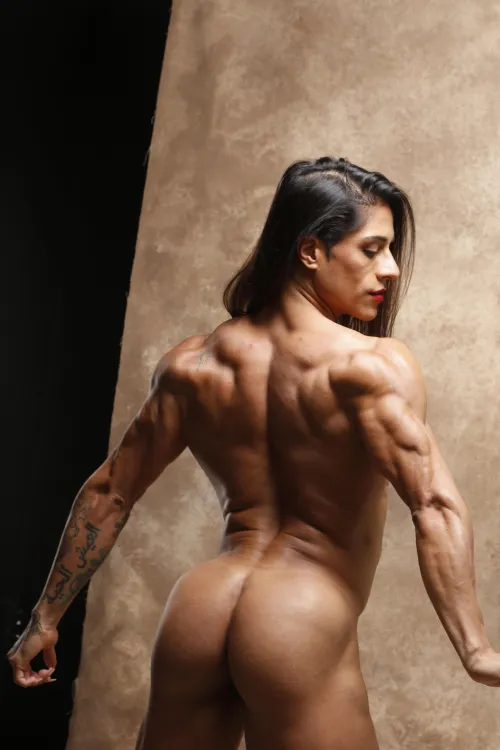 Thumbnail Admiring Elik_fitcouplegirls Back: NSFW_Hardbodies