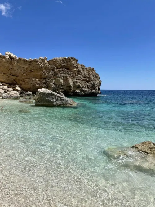 Thumbnail Explore Australia's White Sand Beach: Crystal Clear Beauty