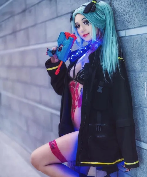 Thumbnail Cyberpunk Queen: Rebecca Cosplay | Cosplaygirls Extravaganza