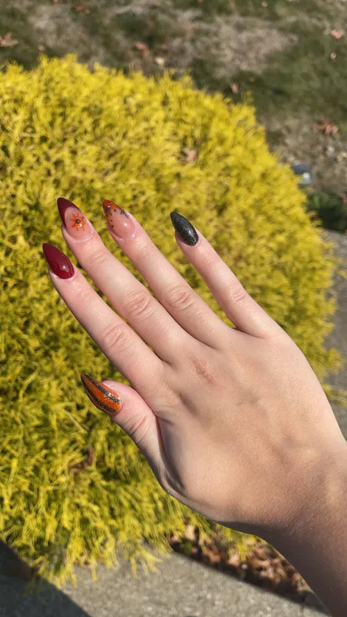 Thumbnail Embrace the Witchy Vibes: Goddess-Shayy's Journey | nailFetish