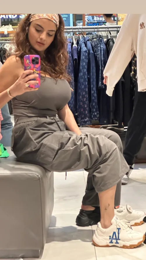 Thumbnail Reflecting Self-Confidence: Mirror Selfie by PutinIsThicc | 2busty2hide