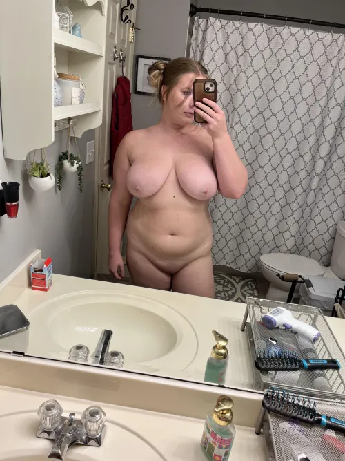 Thumbnail Exploring Body Preferences with bigtiddygirlfriend | Nudes