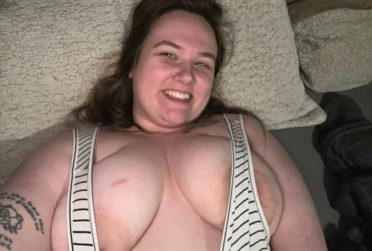 Thumbnail Revealing Areolas in a Seductive Display by bxbabygrl