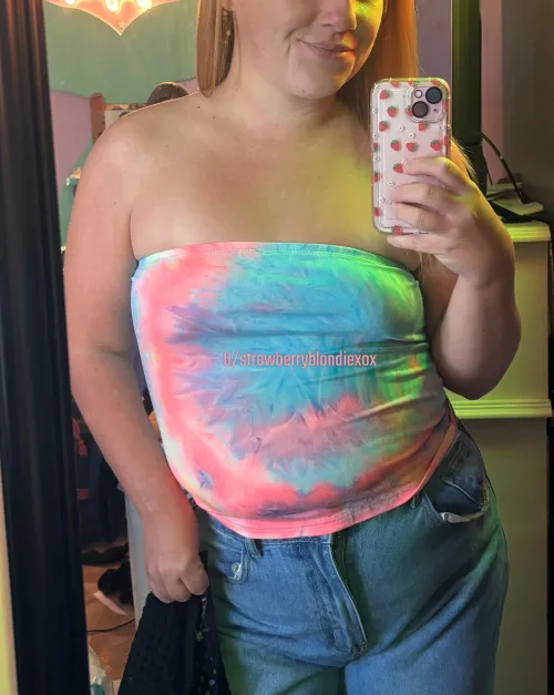 Thumbnail StrawberryBlondiexox Embraces Being Forever Braless | braless