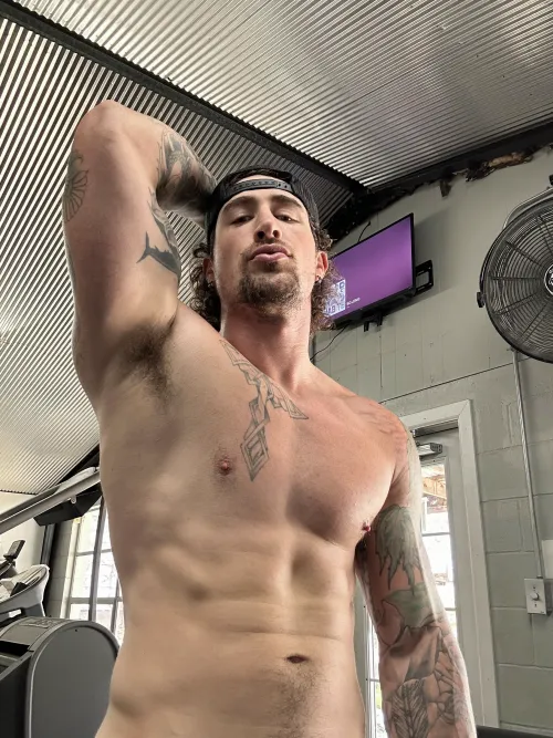 Thumbnail AtlasGaines Needs Your Support to Finish His Last Set | BrosLikeUs