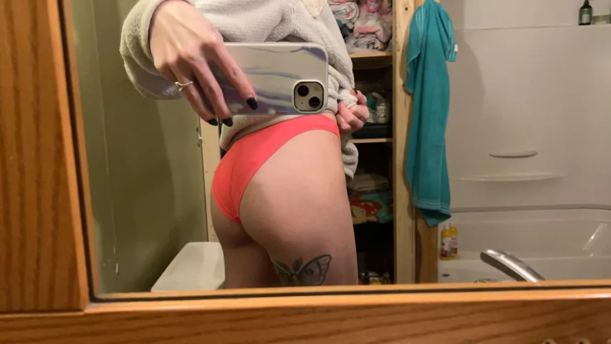 Thumbnail Fun_size_queen Asks: Are We a Fan of Mirror Booty Shots? | CuteLittleButts