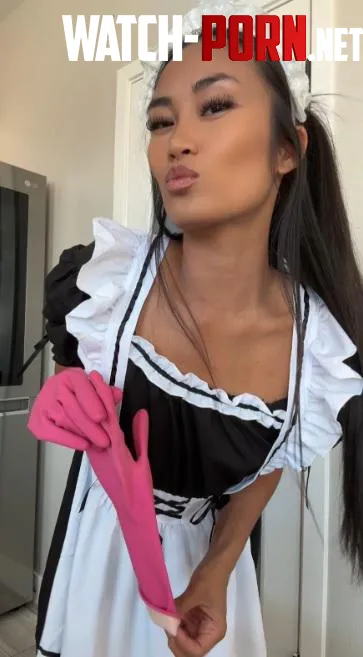 I am a maid who will give you pleasure by sunshinemaidxo