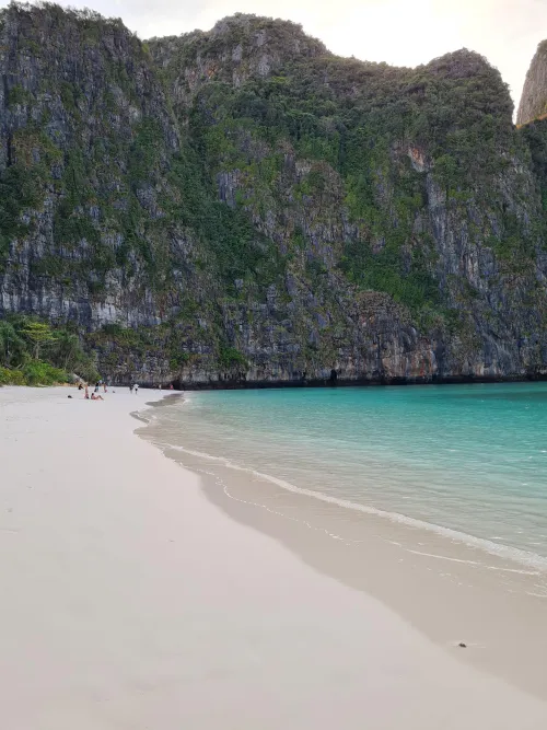 Thumbnail Duskymoonlight's Maya Bay Thailand Exploration - A Beach Heaven