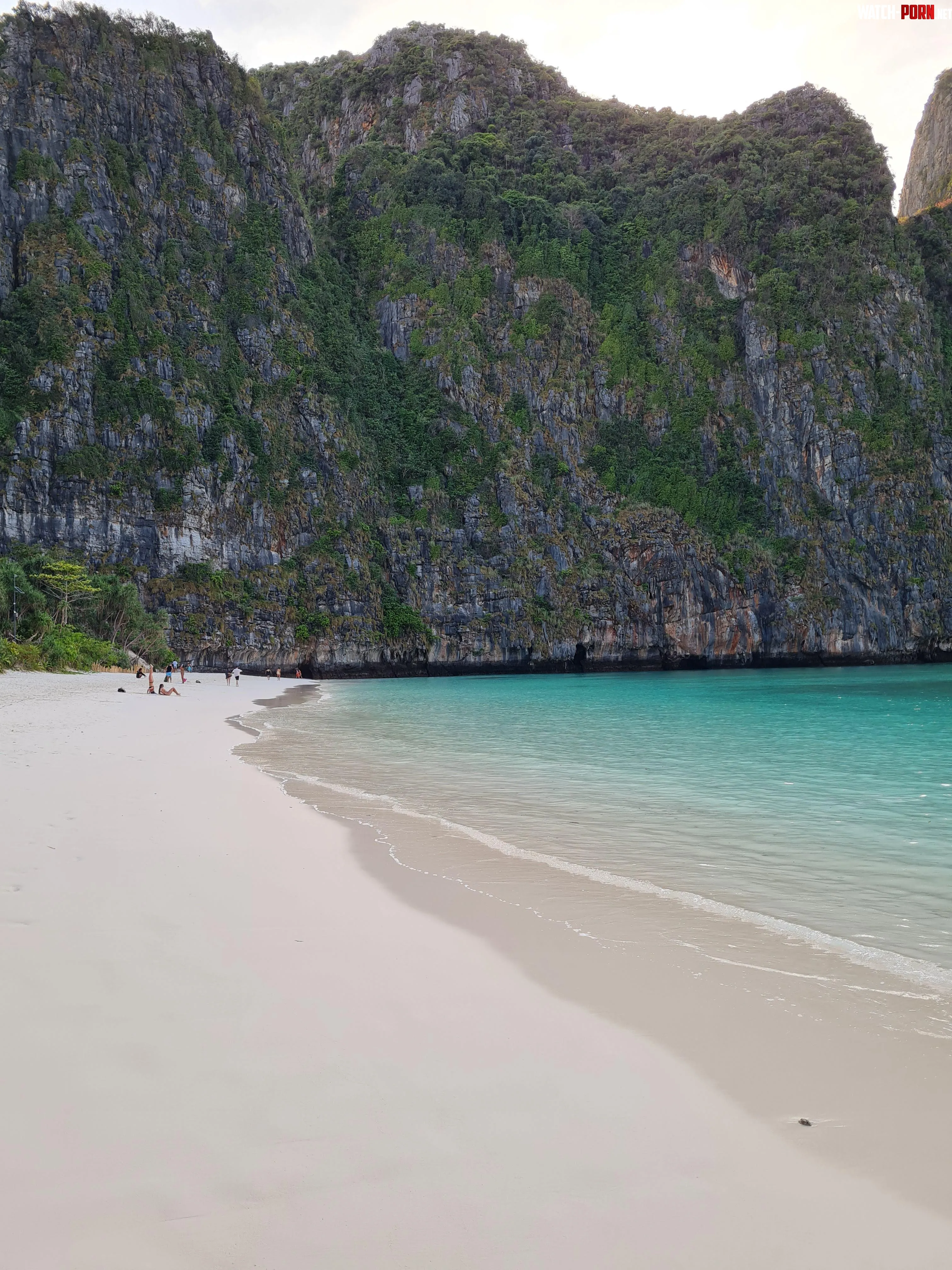 Maya bay Thailand  by Duskymoonlight