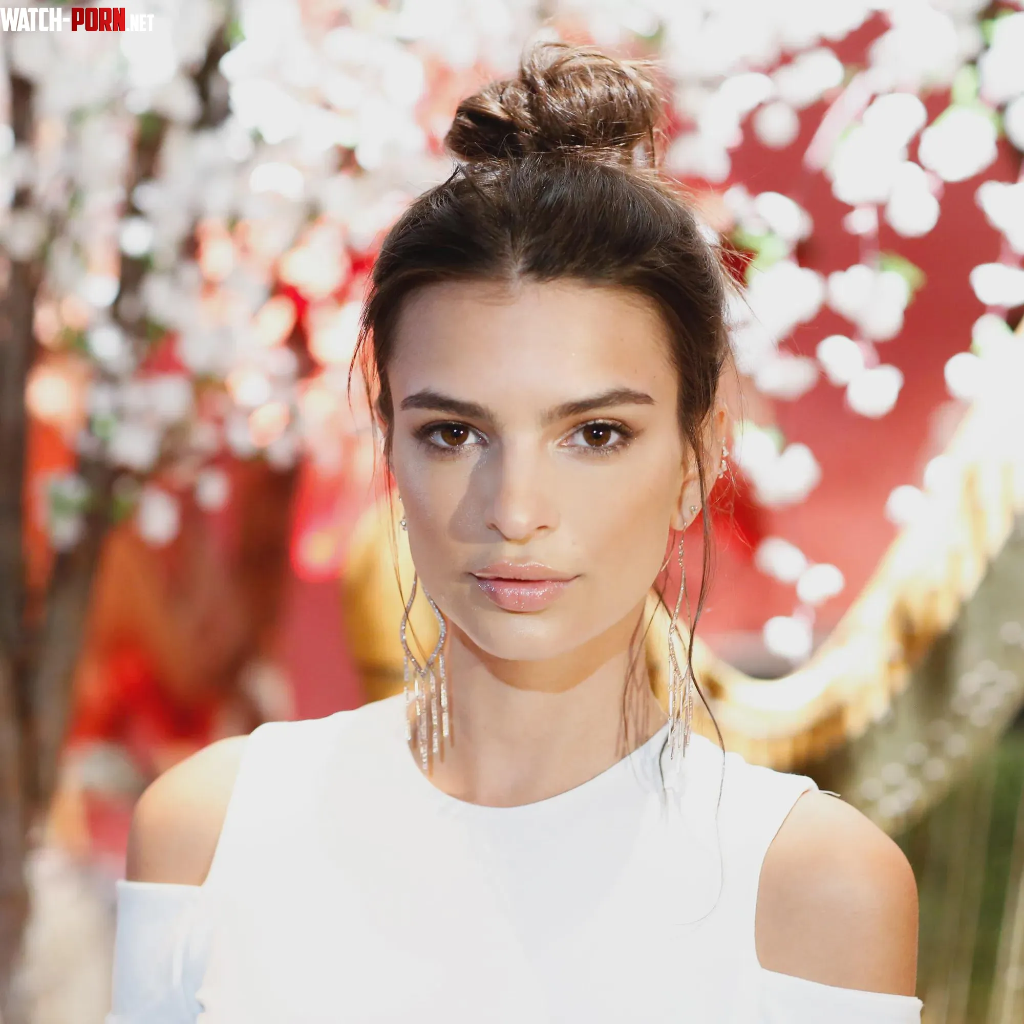 Emily Ratajkowski by JumpySignature5588