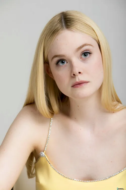 Thumbnail Captivating Elegance: The Essence of Elle Fanning