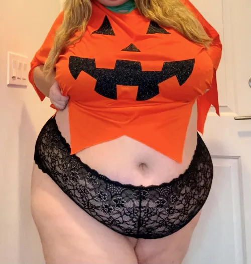 Thumbnail Styling Choices: Embracing Versatility in SSBBW Fashion