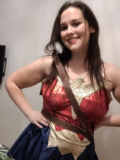 Thumbnail HeyItsJess333: Treats and No Tricks as WonderWoman Tonight - Cosplaygirls