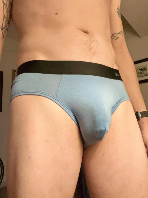 Thumbnail bearz25's New Briefs Adventure: A 33-Year-Old Discovery