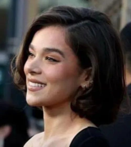 Thumbnail SouthFL-guy Delves into 'Hailee Steinfeld's' Allure: A PrettyGirls Tale