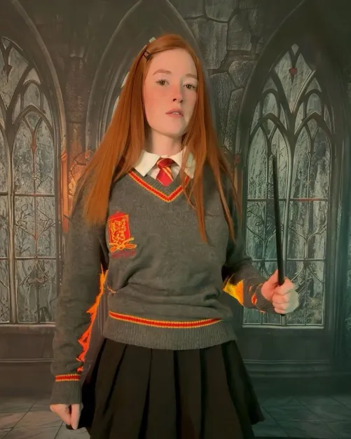 Thumbnail Experience the Cosplay Magic: Ginny Weasley by TetraQx in this Fascinating Article