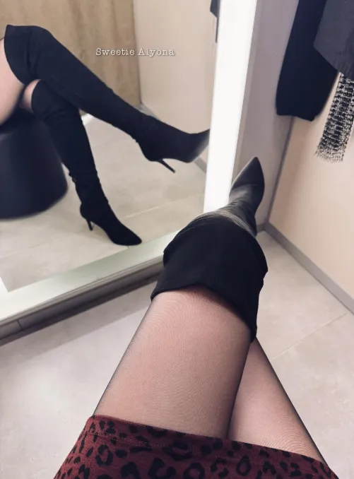 Thumbnail SweetieAlyona's Booted Elegance: Crossed Legs Charm in SexyGirlsInBoots