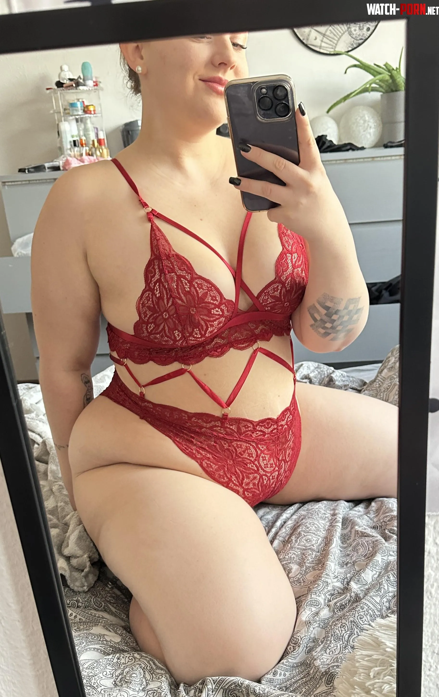 Gotta love how the mirror captures every curve of my juicy chubby body by sweetlillyy