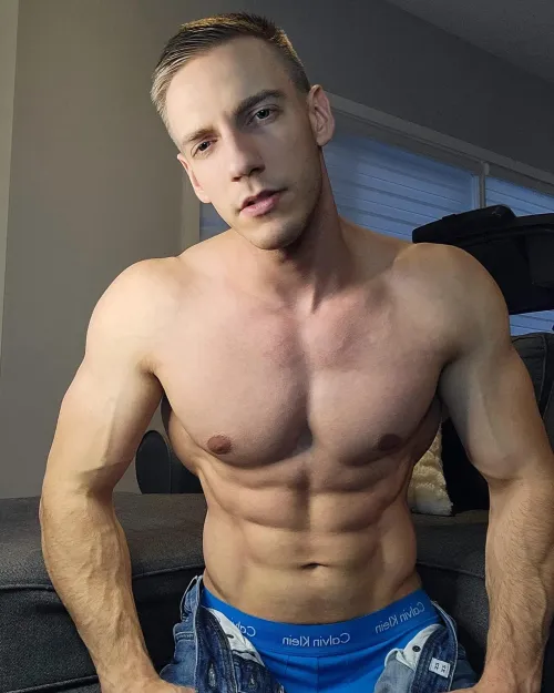 Thumbnail John_fitness91 Dares You to Hold a Stare on broslikeus