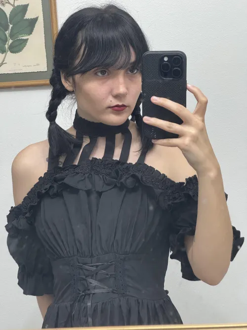 Thumbnail iambatmansbff: Unveiling Halloween Costume in MirrorSelfie