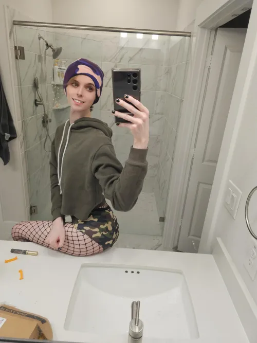 Thumbnail Army Aspirations: Discover averyellisgg's Journey in twinks