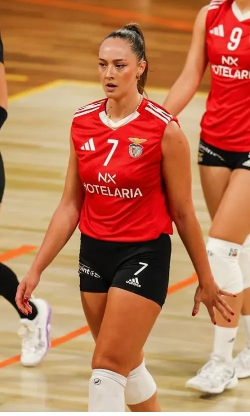 Thumbnail Cansu Etin Benfica: A Volleyball Powerhouse | Mean-Replacement2962