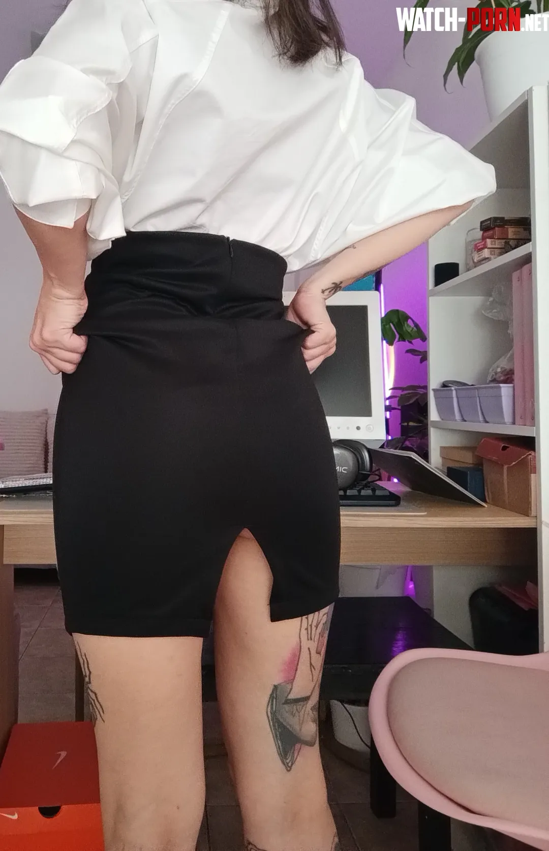 Pencil skirt so u can enjoy the slow pulling up  by DarthBunny19