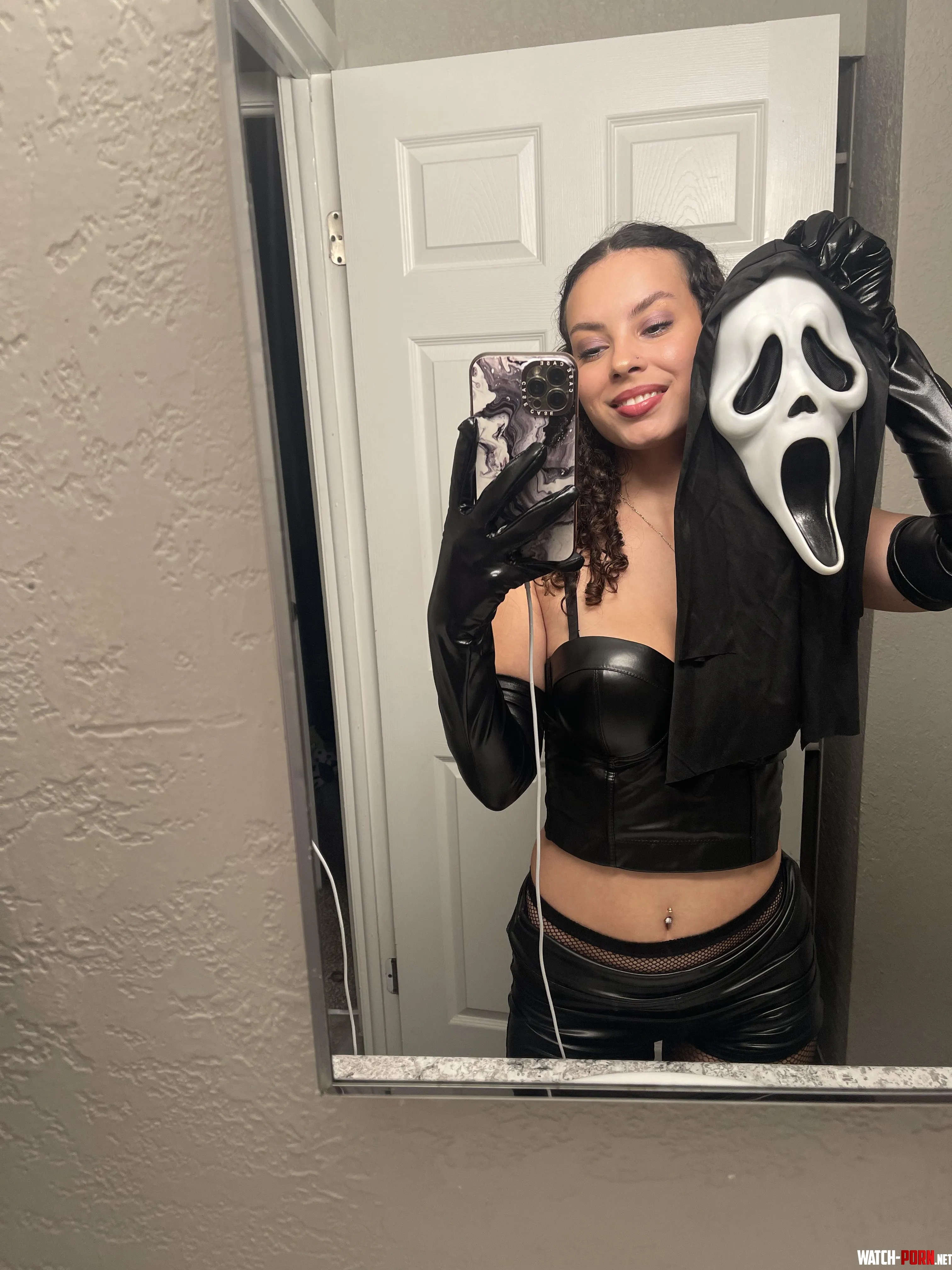 do i make a sexy ghost face   by jadasecretss