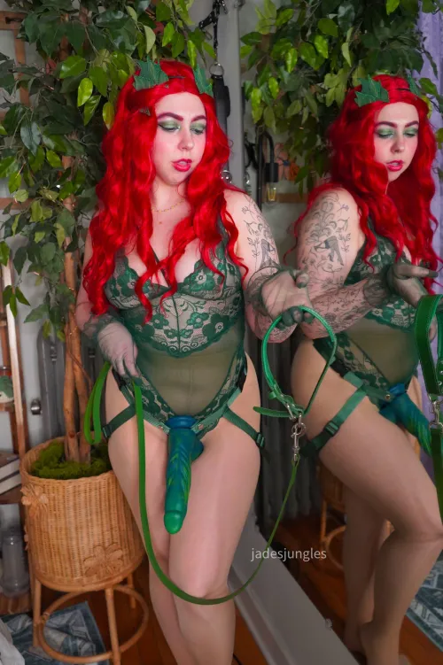 Thumbnail Jadesjungles Dares: Would You Be Poison Ivy's Pet?