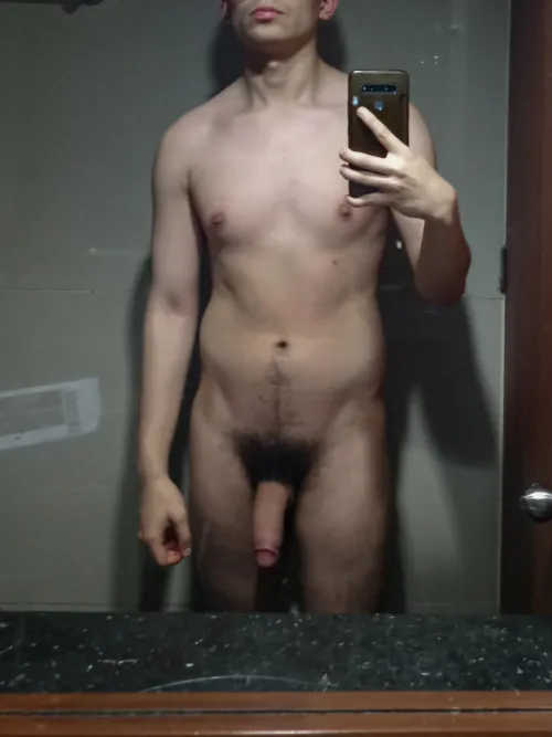 Thumbnail M, 21, 57, 135lbs: A Glimpse into Normal Nudes by NeotropicsGuy