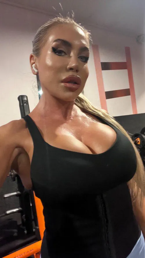 Thumbnail Post-Workout Sweaty Revelations - Elizabeth_Diva | SweatyGirls