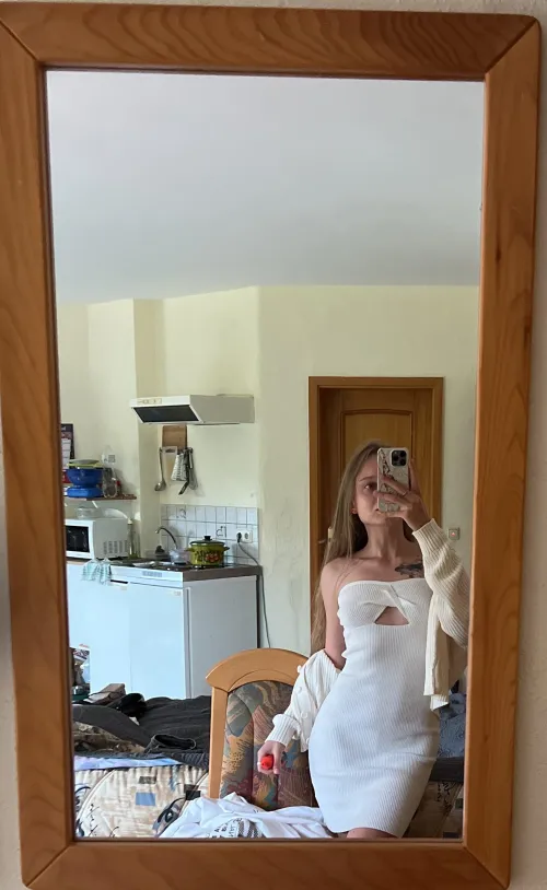 Thumbnail Capturing Elegance in a White Dress: Mirror Selfies by Diagooras