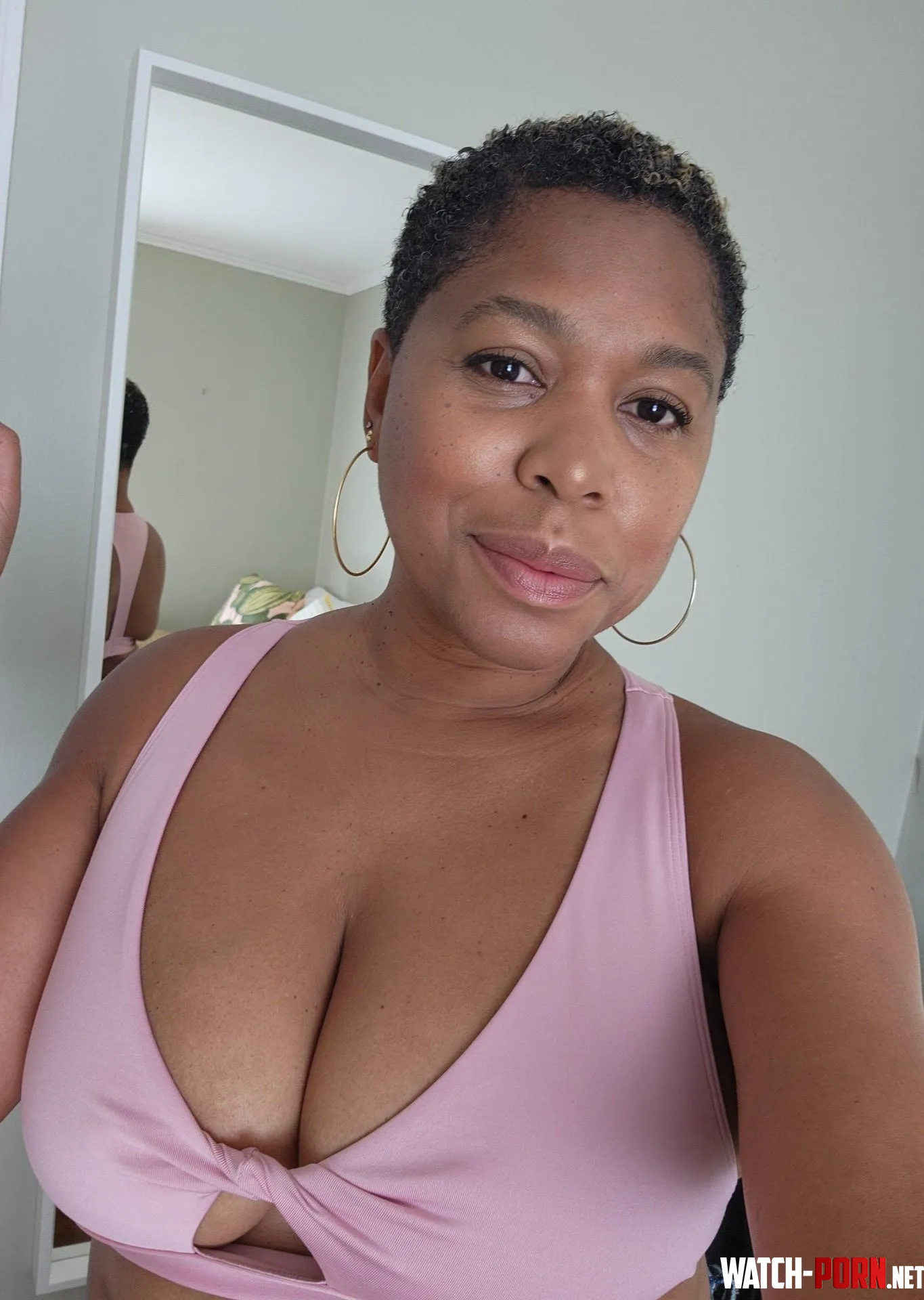 47yo Milf Cleavage for your pleasure by meshmuse