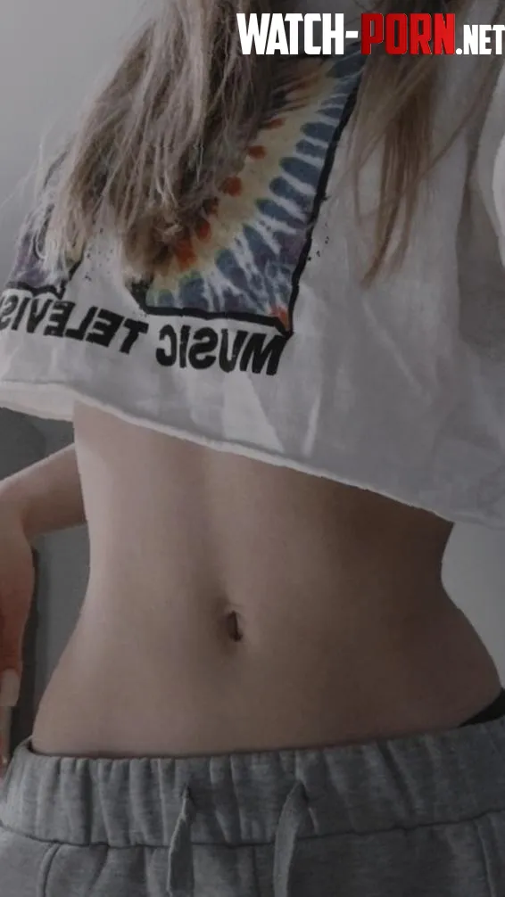 belly button in croptop gtgtgt  by GurlLoveGlance