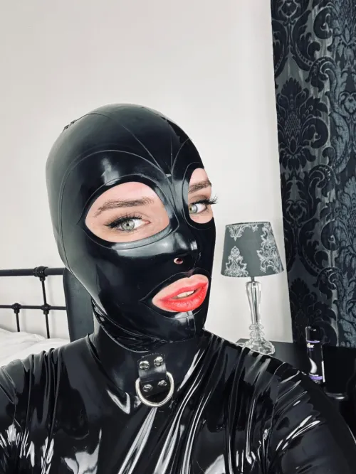 Thumbnail Red Lips and Latex: A Sensual Combination | NadyaShadow