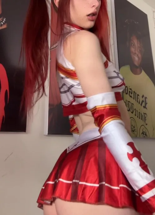 Thumbnail Captivating Asuna Cosplay by rdkwillow Revealed!