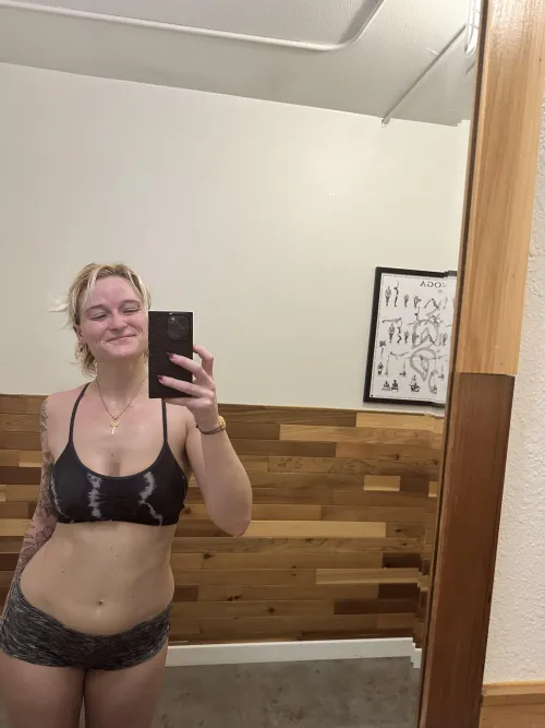 Thumbnail Love to Sweat? Embracing Sweaty Workouts - lilylux9 | SweatyGirls